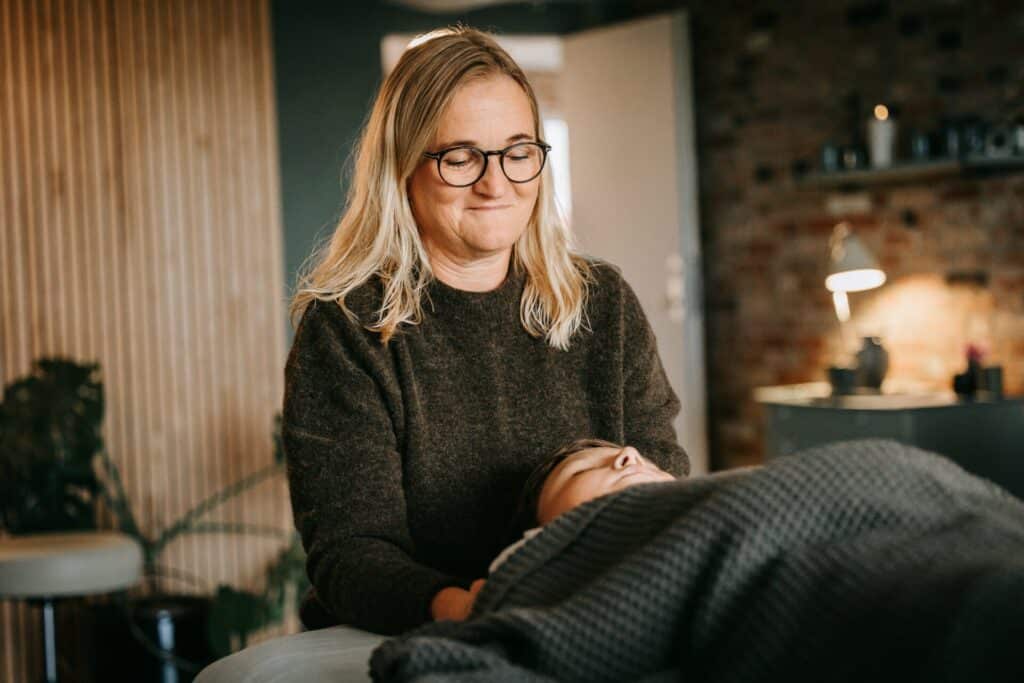 barn på 10 år får biodynamisk kranio-sakral terapi for søvnproblemer, uro i kroppen