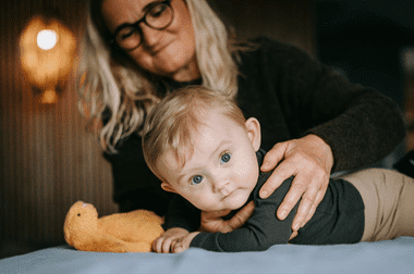 baby får biodynamisk kranio-sakral terapi ved Spangsberg Terapi