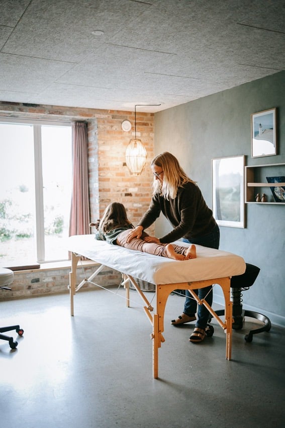 sansemotoriske øvelser med trykmassage og test af de 3 primære sanser